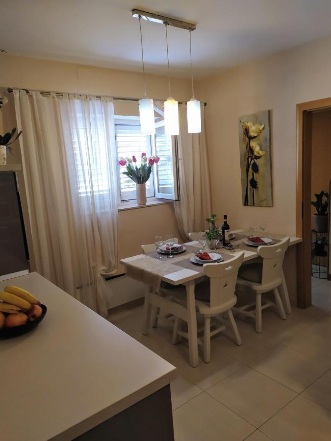 Apartment Zeljka Lovreta Makarska Eksteriør billede